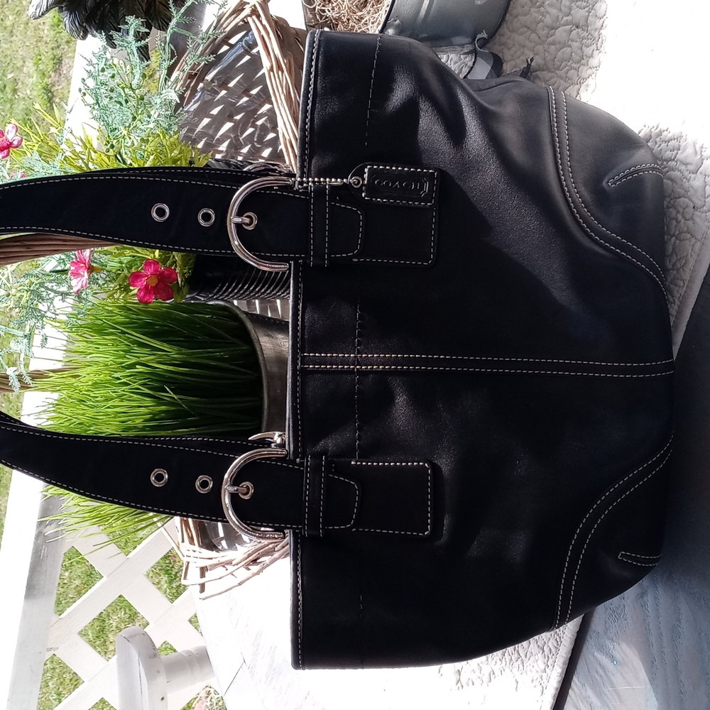 COACK BLACK LEATHER PURSE /HANDBAG